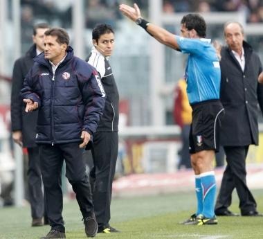 <b>ESPULSO. </b>Larbitro caccia un Novellino perplesso 