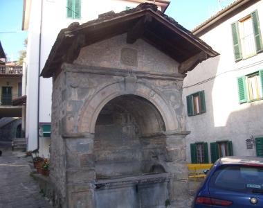Un contatore alla storica fontana