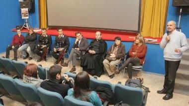 Un momento dell’inaugurazione del cinema a Marina