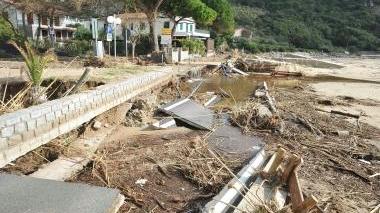 La spiaggia di Cavoli devastata dall’alluvione del 7 novembre