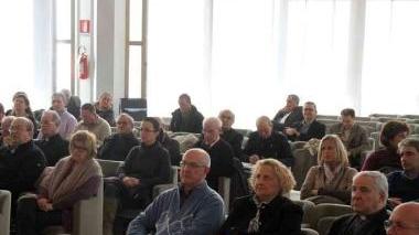 La platea al convegno sulla famiglia e il sindaco Zubbani in prima fila