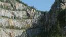 Cade da una parete delle cave scalatore ferito alla schiena