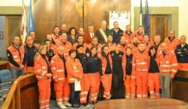 Foto di gruppo per i volontari premiati  