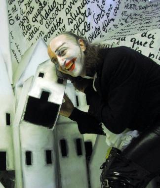 <b>ARMANDO PUNZO </b>regista e attore domani in scena con lo spettacolo Hamlice 