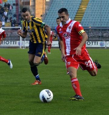 <b>CAPITANO </b>Tano Caridi inseguito da Maury 