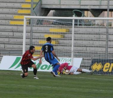 Sabatini sbaglia un gol davanti al portiere (vip)  