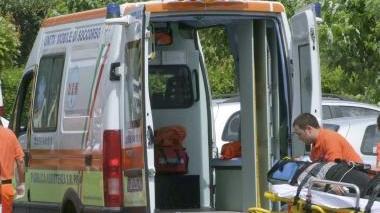 Un intervento di una ambulanza della Pubblica assistenza