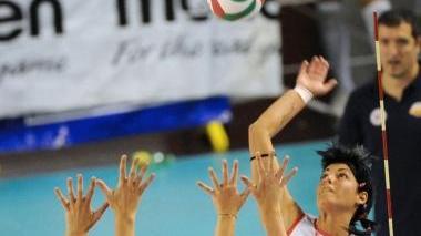 <b>IN ATTACCO</b> Mirela Corjeutanu mentre sta per schiacciare palla
