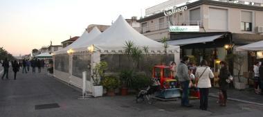 Una delle verande esterne del bar Galliano in Passeggiata 