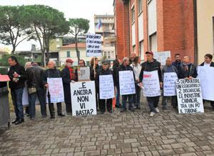 Pirogassificatore, Beppe Grillo all'assemblea del comitatoSegui la diretta video dalle 21,30