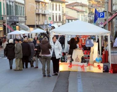 Gazebo in corso Roma chiuso al traffico, qui con soddisfazione dei negozianti 