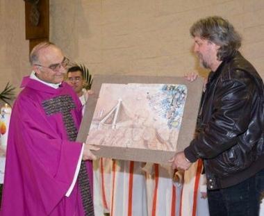 Don Aldo festeggiato per i suoi 50 anni di parroco a Fornacette 