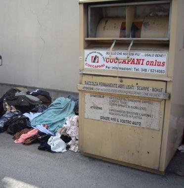 Sono in aumento i furti di vecchi indumenti      
