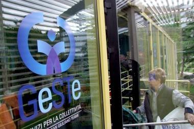 Gli uffici della Geste la societ&agrave; che gestisce i servizi del Comune 