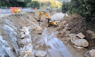 Ruspa al lavoro al fosso degli Alzi esondato la mattina dellalluvione 