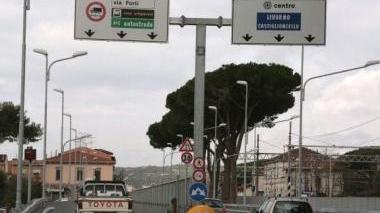 L’opposizione torna all’attacco sui problemi del sottopasso di via Forlì