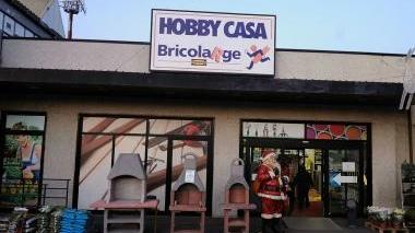<b>HOBBY CASA.</b> Il negozio è stato preso d’assalto dai ladruncoli