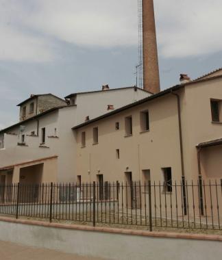 A sinistra lassessore Mondanelli con Adriana Tedeschi Sotto Mazzoni presidente Epp 
