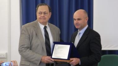 Award al professor James B. Beard per lo sviluppo della scienza dei tappeti erbosi