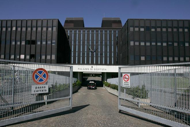 Botte e minacce alla moglie, arrestato