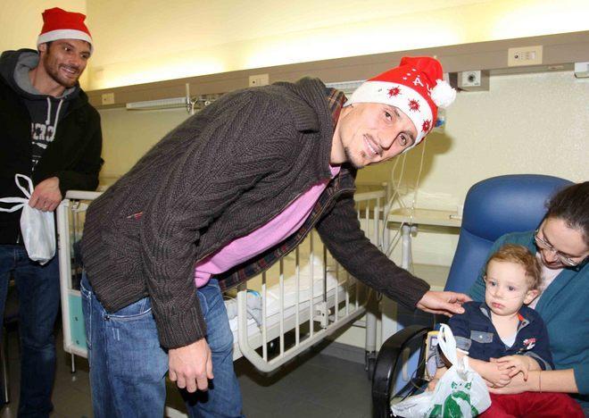 La Reggiana regala sorrisi e doni ai bimbi ricoverati in pediatria&nbsp; 