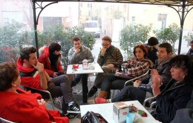 Lincontro dei commercianti in piazza delle Erbe 