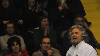 Grillo scalda gli animi; a destra Aurora Rossi del Comitato