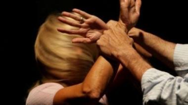 Alto ufficiale accusato di violenza su moglie e figlie