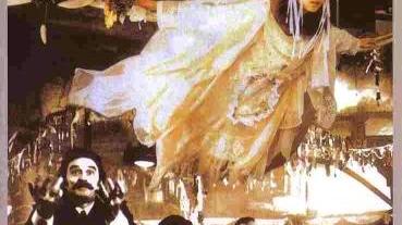 <b>UNDERGROUND </b>La locandina