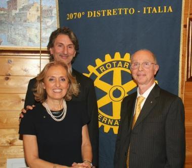 Alberto Genovesi, Marta Cavallini e Glauco Magini nel corso della serata allo Yachting Club  