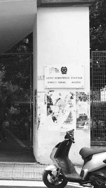 <b>SCUOLA.</b> Lingresso del liceo scientifico   