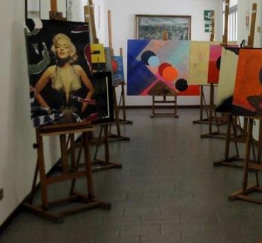 Alcuni dei quadri falsi recuperati dai carabinieri nell operazione Novecento 