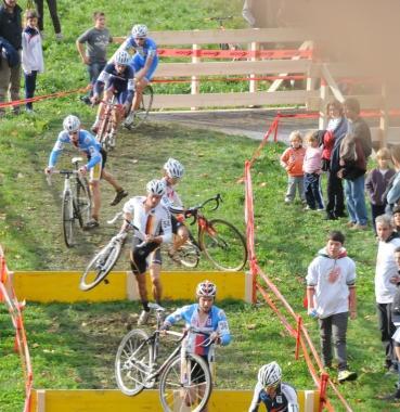 Una gara di ciclocross 