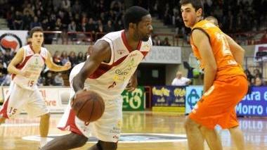 Bobby Jones (qui in palleggio contro Jesi) tra i migliori