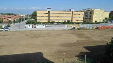 Palazzi di edilizia popolare nella zona dei Ronchi A lato Vincenzo Mauro
