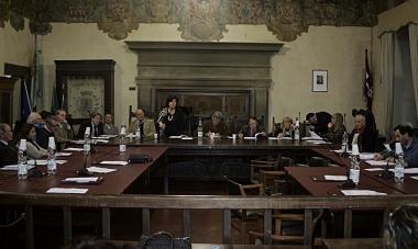 Una seduta del consiglio comunale di Pescia