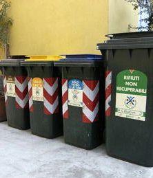 Cassonetti per la raccolta differenziata dei rifiuti