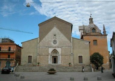 <b>PIAZZA </b>del duomo a Orbetello 