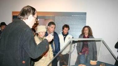 Visitatori alla mostra Emersioni
