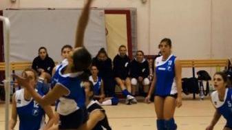 Un’azione di volley giovanile