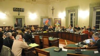 Una seduta del consiglio comunale