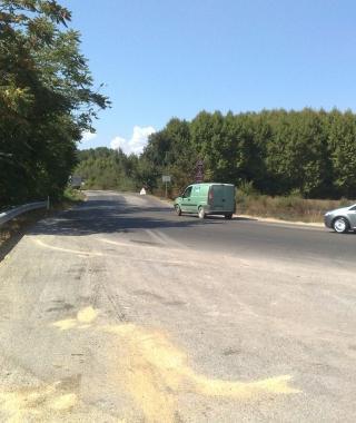 Strade piene di buche a Carraia 