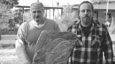 Ivan e Roberto Bertuccelli, con la loro scultura