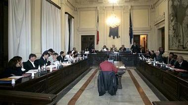 Una seduta del consiglio comunale