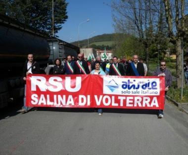 Una delle ultime manifestazioni sindacali fuori dello stabilimento dellAtisale  
