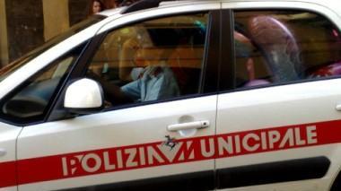 Arrestati tre spacciatori: abitavano abusivamente negli ex magazzini comunali