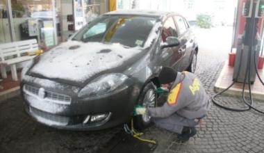Catene a bordo o gomme termiche in caso di precipitazioni nevose