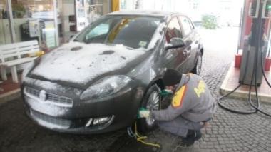Catene a bordo o gomme termiche in caso di precipitazioni nevose