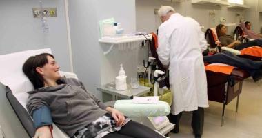 Un gruppo di donatori di sangue (foto darchivio) 