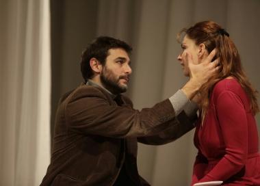 Un momento della rappresentazione Scene da un matrimonio 